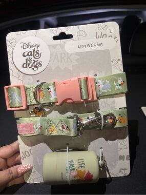 Disney Cats & Dogs Dog Walk Set - Light Green with Pink Accents
